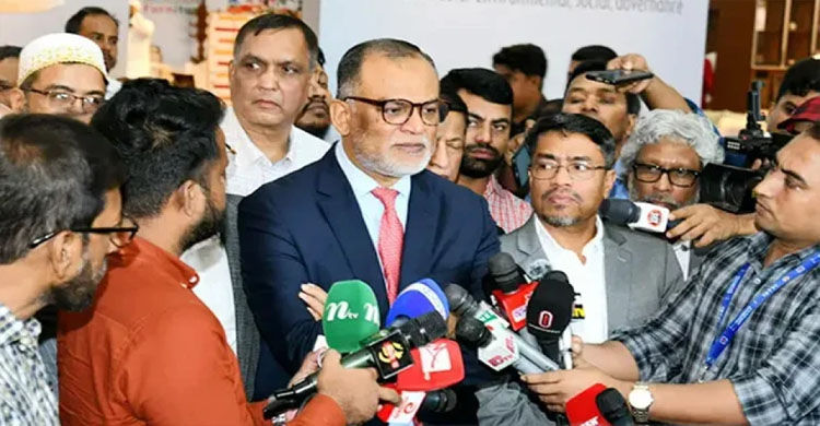 সরকার ভোজ্যতেলের দাম বাড়ায়নি: বাণিজ্য উপদেষ্টা সরকার ভোজ্যতেলের দাম বাড়ায়নি: বাণিজ্য উপদেষ্টা
