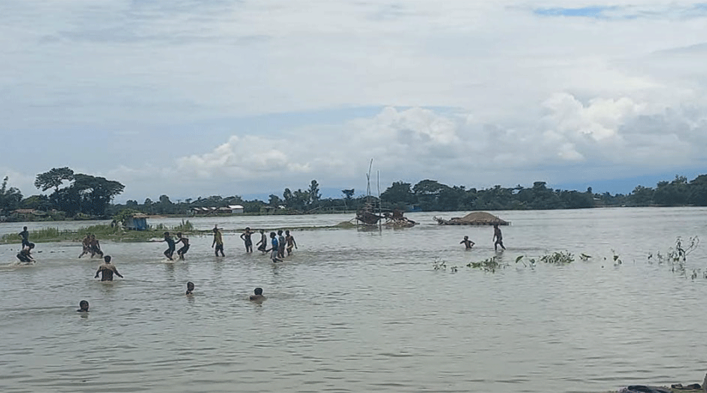 সুনামগঞ্জে কমতে শুরু করেছে পানি