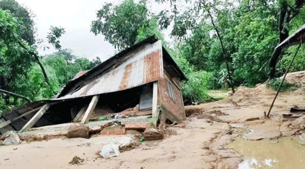 দোয়ারাবাজারে কমছে পানি, বাড়ছে দূর্ভোগ