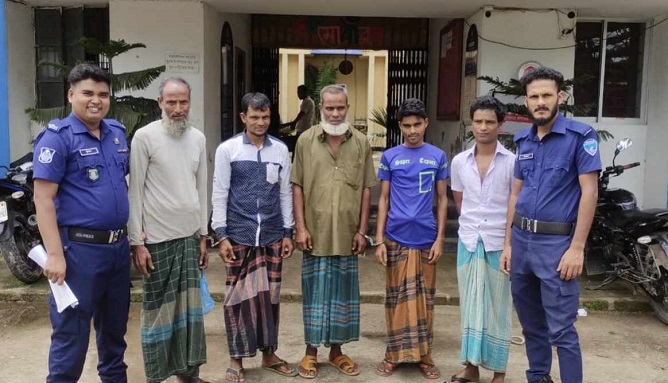 কানাইঘাটে পুলিশের অভিযানে সাজাপ্রাপ্ত আসামিসহ গ্রেফতার ৫