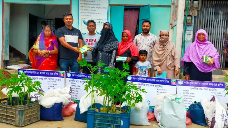 চা শ্রমিক শিক্ষার্থীদের মাঝে আলো ছড়াচ্ছে &lsquo;আলোর দিশারী পাঠাগার&rsquo;