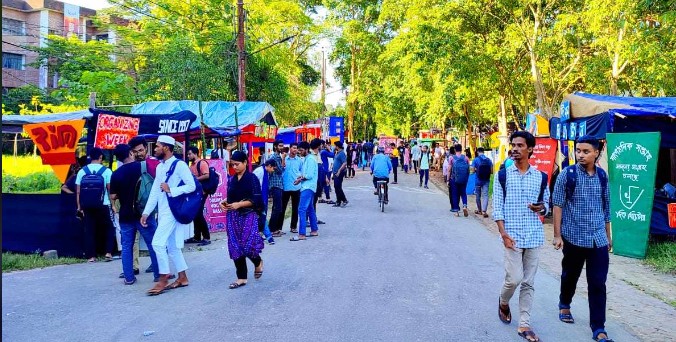 শাবিতে সাংগঠনিক সপ্তাহ শুরু: বাহারি সাঁজে সেজেছে সাংস্কৃতিক অঙ্গন 