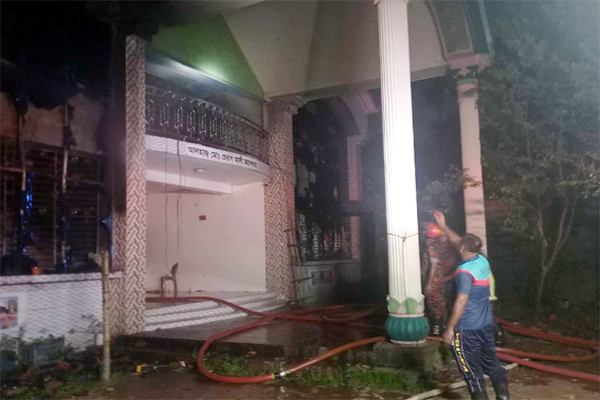 বাহুবলে সংঘর্ষে দুই জন নিহত, ৬ ঘরে আগুন