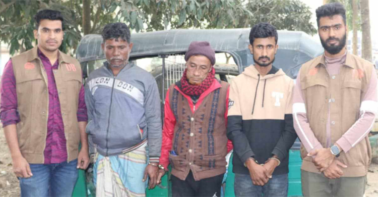 মাধবপুরে ছি ন তা ই কৃ ত সিএনজিসহ তিন ডা*কাত গ্রে ফ তা র 