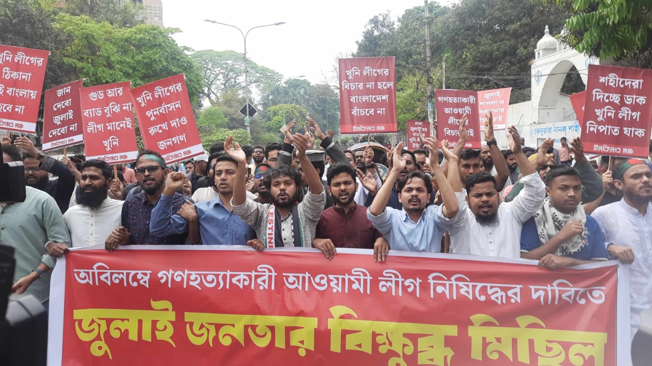 আওয়ামী লীগকে ফেরাতে চাইলে দেশে র ক্তে র বন্যা বয়ে যাবে