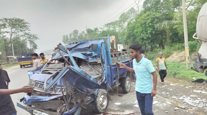 হবিগঞ্জে পিকআপ ও ট্রাকের সংঘর্ষে নিহত ২