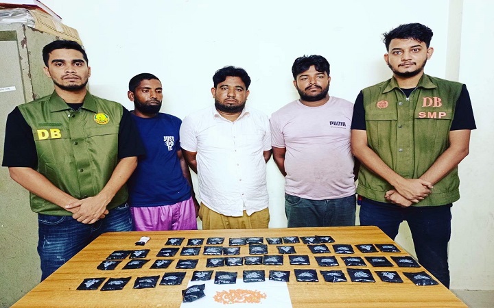 সিলেটে ৯ হাজার ৬৭০ পিস ই/য়াবাসহ তিন মা/দককা/রবারি গ্রে/প্তার