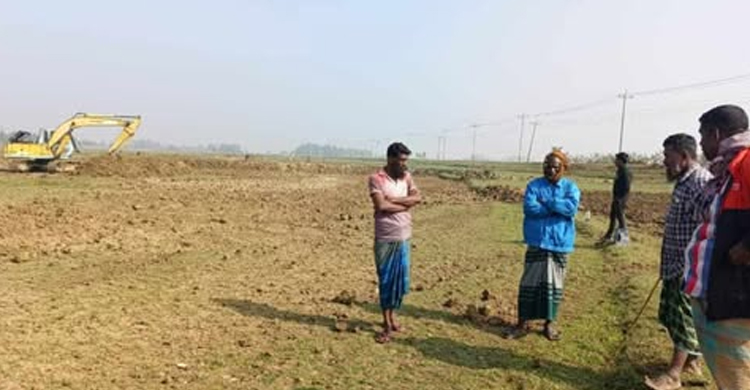 লাখাই অবৈধভাবে সরকারি  জায়গা দখল করার পায় তারা করছে প্রভাবশালী চক্র
