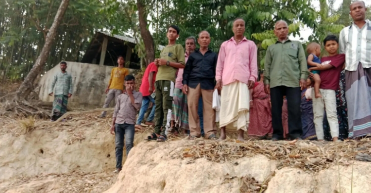 গোয়াইনঘাটে নদী ভাঙ্গনের ঝুঁকিতে দ্বারীকান্দি মন্দির ও বসতবাড়ি