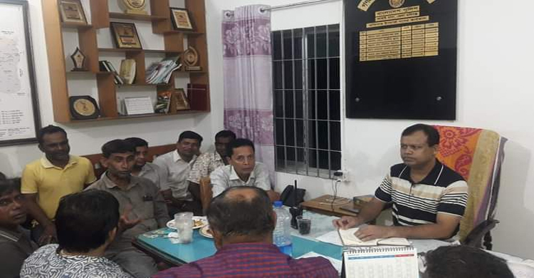 লাখাই পূজা উদযাপন পরিষদের সাথে ওসির মতবিনিময় সভা