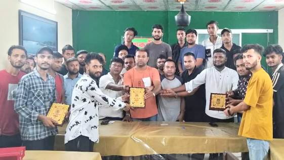 প্রবাস গমন উপলক্ষে কুলাউড়ায় ছাত্রদলের তিন নেতাকে সংবর্ধনা 
