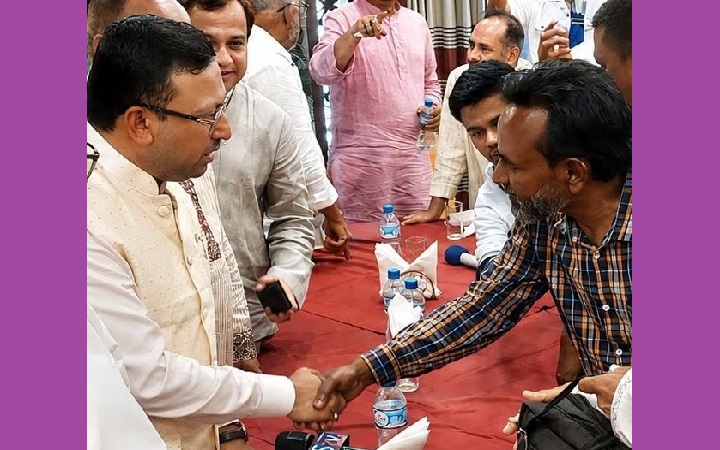 পররাষ্ট্র উপদেষ্টার সাথে ওসমানীনগর অনলাইন প্রেসক্লাব সভাপতির সৌজন্য সাক্ষাৎ