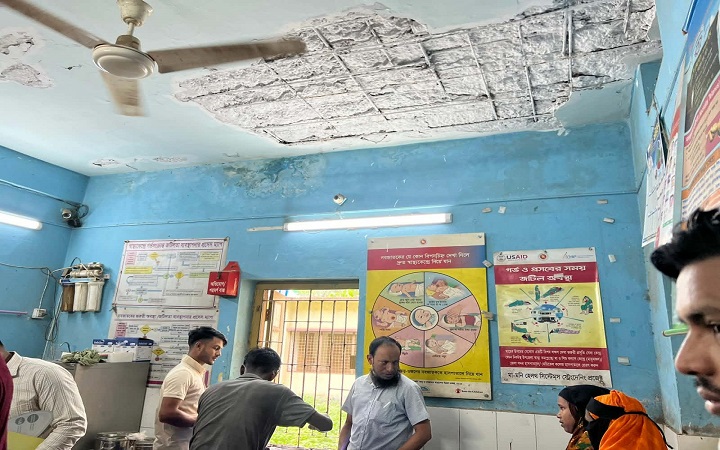 মাধবপুর উপজেলা স্বাস্থ্য কমপ্লেক্স : ঝুঁকিপূর্ণ ভবনে দেয়া হচ্ছে  সেবা, জনমনে আতঙ্ক