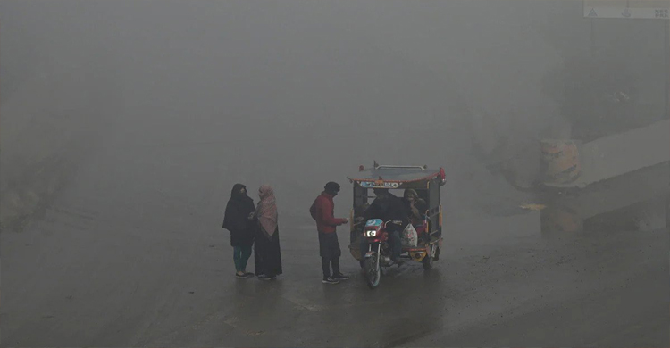 পাকিস্তানে ঝরানো হলো কৃত্রিম বৃষ্টি
