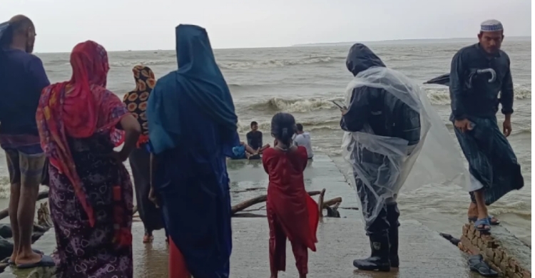 তালতলীর শুভসন্ধ্যা সৈকতে সাগরের স্রো*তে নি*খোঁজ এক পর্যটক