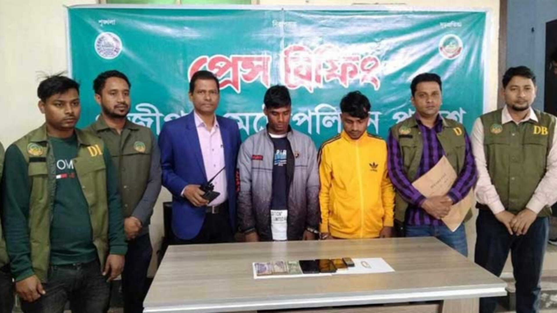 কানাডার জাল ভিসা তৈরী করে প্রতারণা, প্রতারক চক্রের ২ সদস্য গ্রেফতার