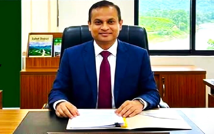 সিলেটের নতুন ডিসি হিসেবে দায়িত্ব নিলেন আবদুল্লাহ আল মামুন