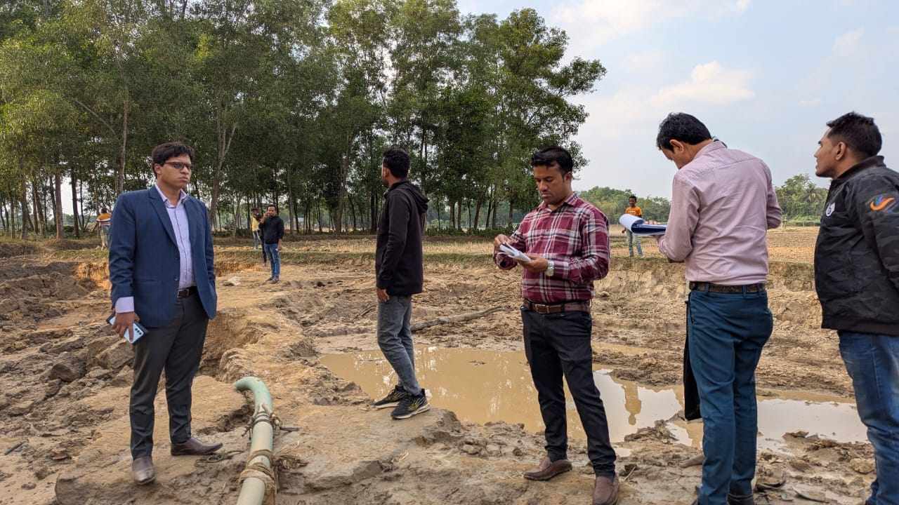 মাধবপুরে অ বৈ ধভা বে মাটি উ ত্তো ল ন: জরিমানা 