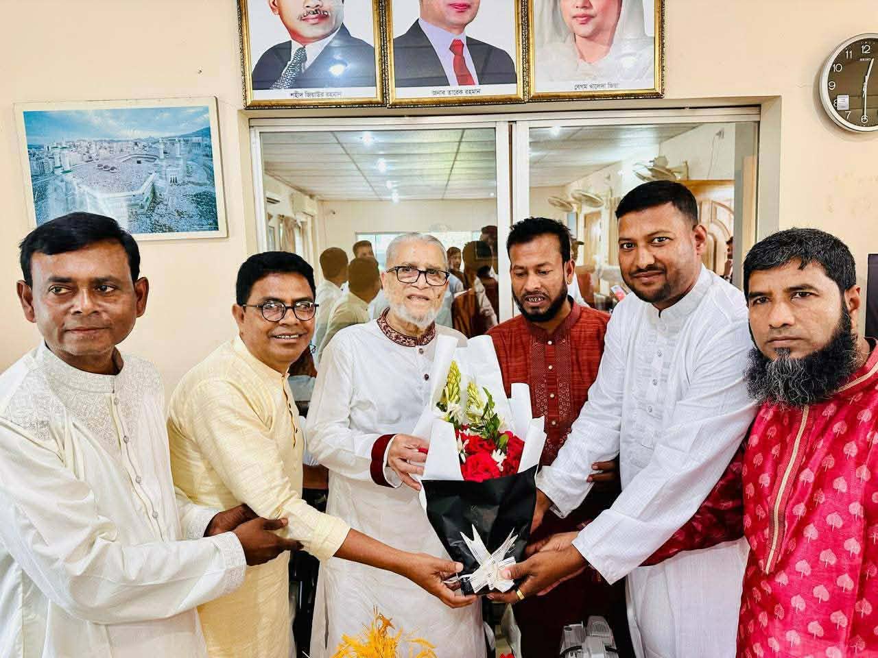 ঈদের আনন্দ ভাগাভাগি,   মানুষের পাশে এমপি ফয়সল