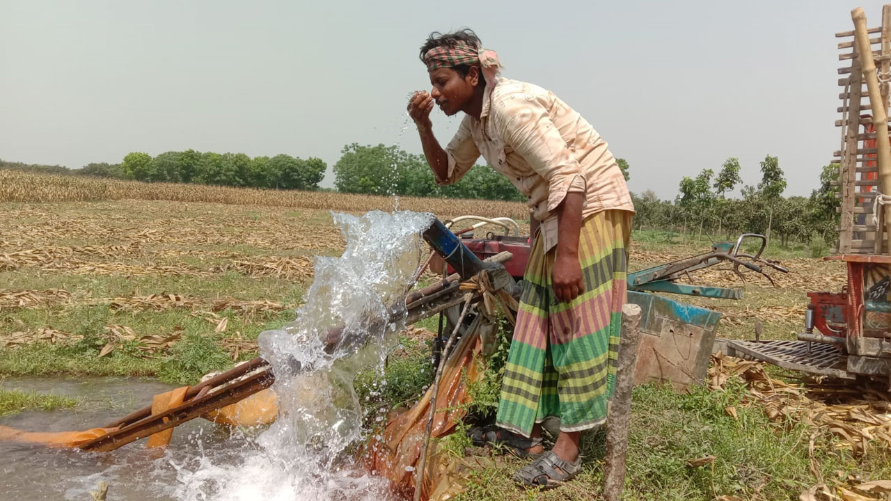 হঠাৎ তাপমাত্রা ৩৭ ডিগ্রিতে, শুরু হয়েছে মৃ*দু তা পপ্র বা হ