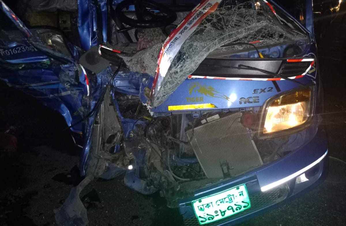 মাধবপুরে ট্রাক ও পিকআপের সং*ঘর্ষে ৪ জন নি*হত