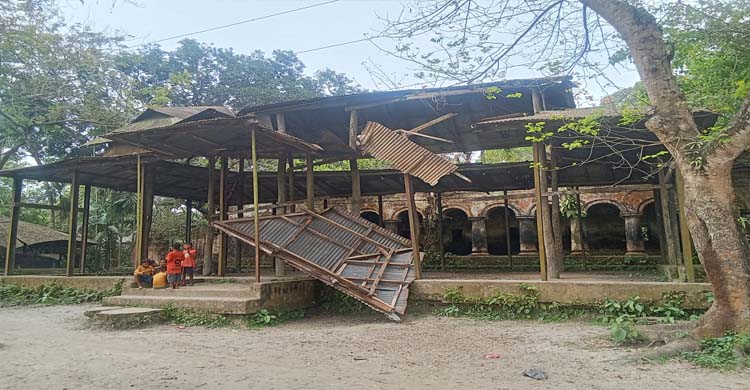 &ldquo;অবহেলায় বিলুপ্তির পথে জলসুখার ঐতিহ্য, ঝুঁকিতে আড়াইশ বছরের স্থাপনা&rdquo;