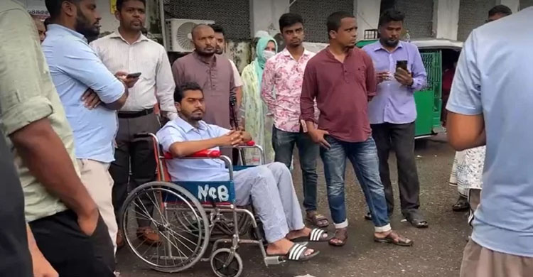 ১৮ দিন পর হাসপাতাল ছাড়লেন নুর