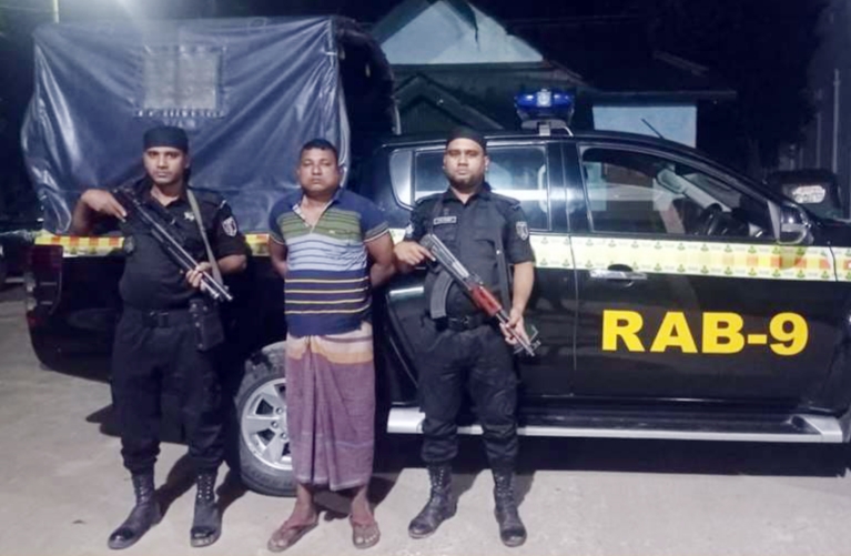 কমলগঞ্জে র&zwj;্যাব সদস্যের বাড়িতে ডাকাতি, গ্রেফতার ১