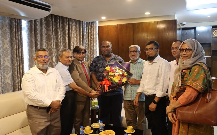সিসিক প্রশাসকের সঙ্গে সিকৃবি   উপাচার্যের সৌজন্য সাক্ষাৎ