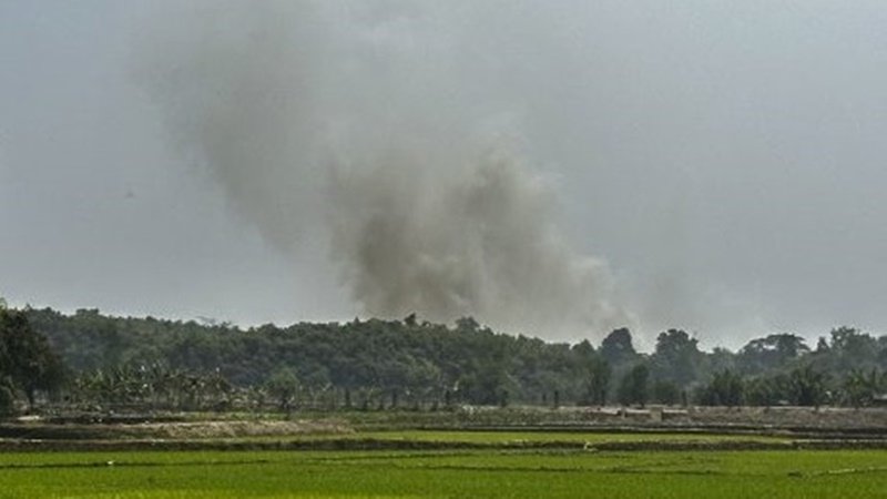 রাখাইন রাজ্যে ব্যাপক সংঘর্ষ : বিস্ফোরণে কাঁপছে টেকনাফ