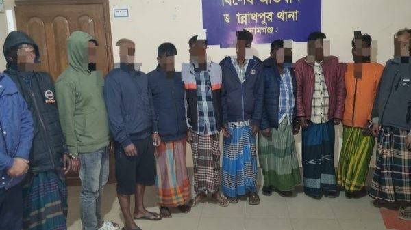 জগন্নাথপুরে ৯ জুয়াড়ি গ্রে প্তা র