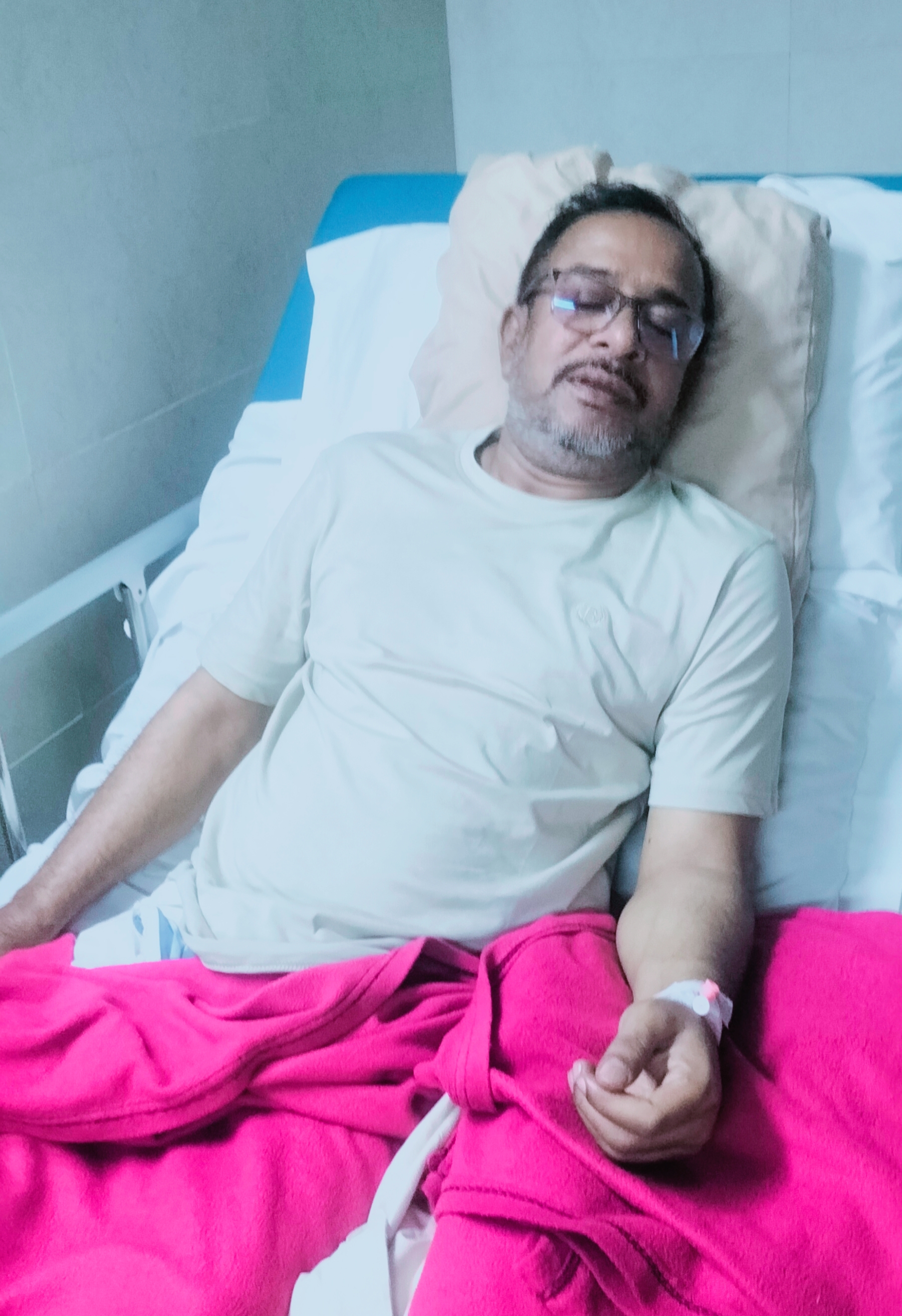 অস্ত্রোপচারের পর সুস্থ আছেন সাবেক চেয়ারম্যান আকলাকুর রহমান