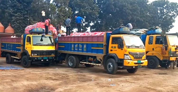 ভা র ত থেকে চাল আমদানির প্রভাবে হিলিতে বাজারে স্বস্তি
