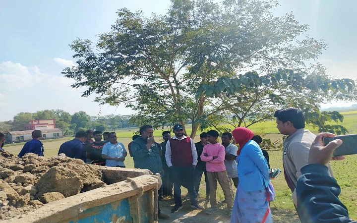 বড়লেখায় ফসলি জমির মাটি কর্ত*নে ভ্রাম্যমাণ আদালতের  জরি*মানা
