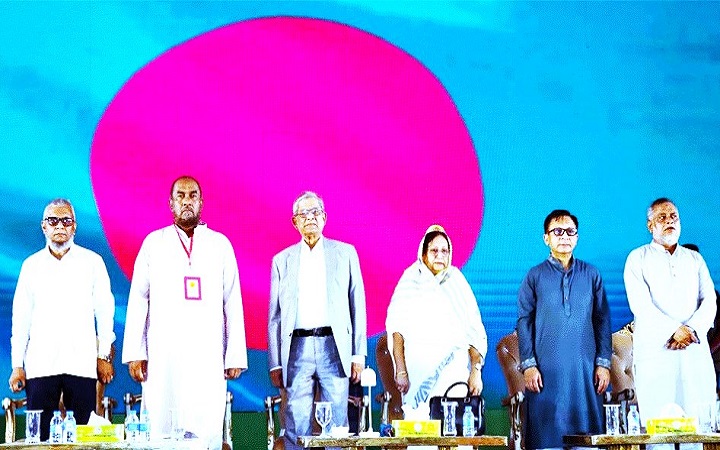 শাহজালাল-শাহপরাণের মাজার জিয়ারত শেষে সিসিকের সংবর্ধনায় রাষ্ট্রপতি