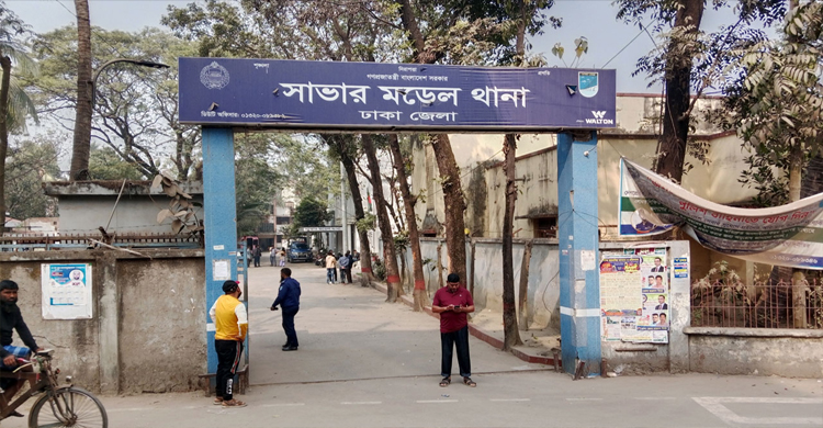 নারী কনস্টেবলকে রড দিয়ে পেটা*লেন বি এ ন পি নেতার গাড়িচালক