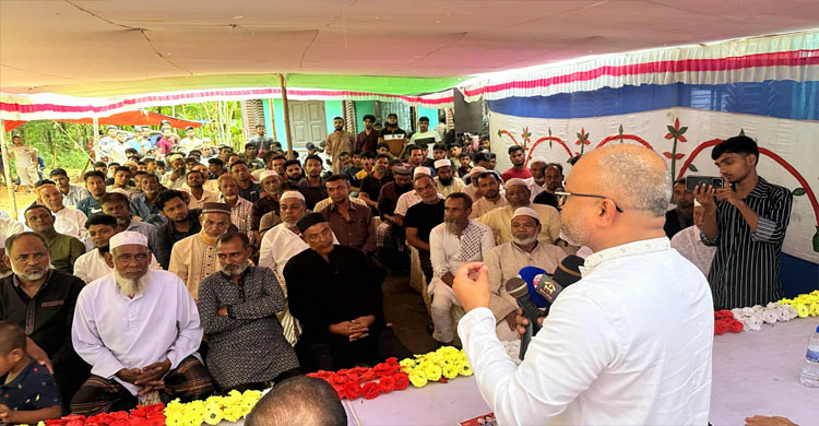 বড়লেখায় শরিফুল হক সাজুর গণসংযোগ ও উঠান বৈঠক