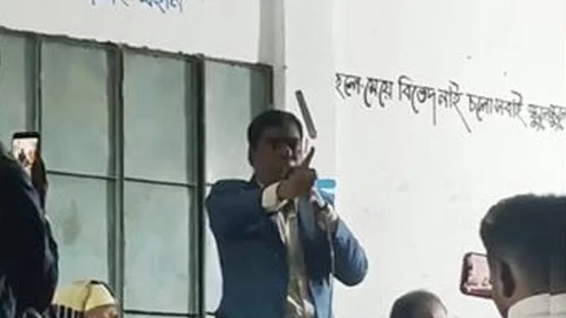 &lsquo;যে পুলিশ হালায় কথা শুনবে না তাকে থানায় রাখব না&rsquo;