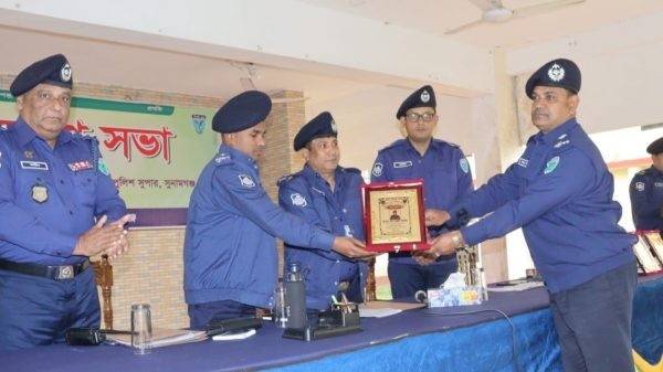 যোগদানের প্রথম মাসেই জেলার শ্রেষ্ঠ হলেন জগন্নাথপুর থানার ওসি রুহুল আমীন