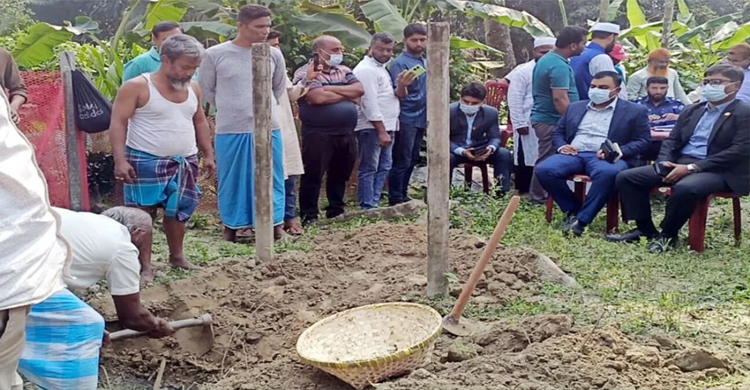 ১১ বছর পর ক ব র থেকে তোলা হলো ৩ শি বি র ক র্মী র লা*শ
