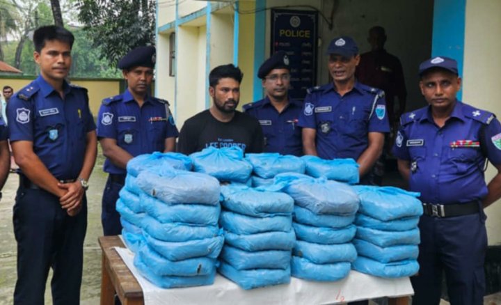 শাল্লায় ১৫ লাখ টাকার গাঁ*জাসহ আ ট ক ৩