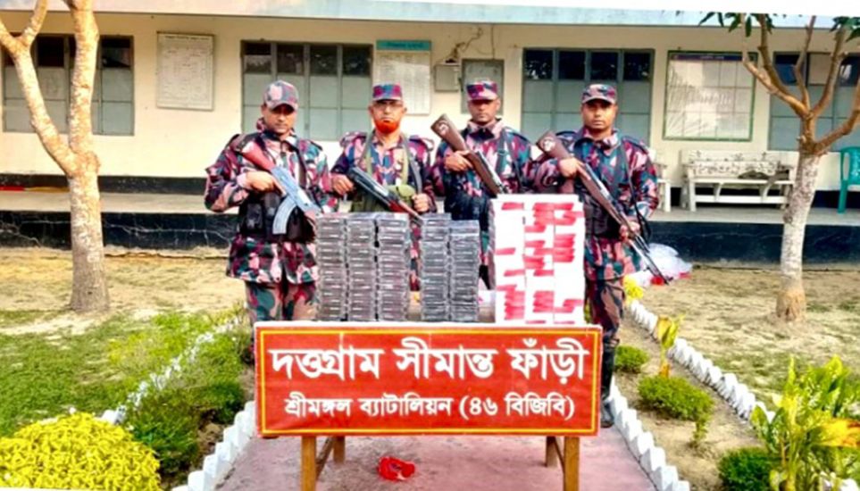 মৌলভীবাজারে ১৩ লাখ টাকার ভা*রতীয় পণ্য জ*ব্দ