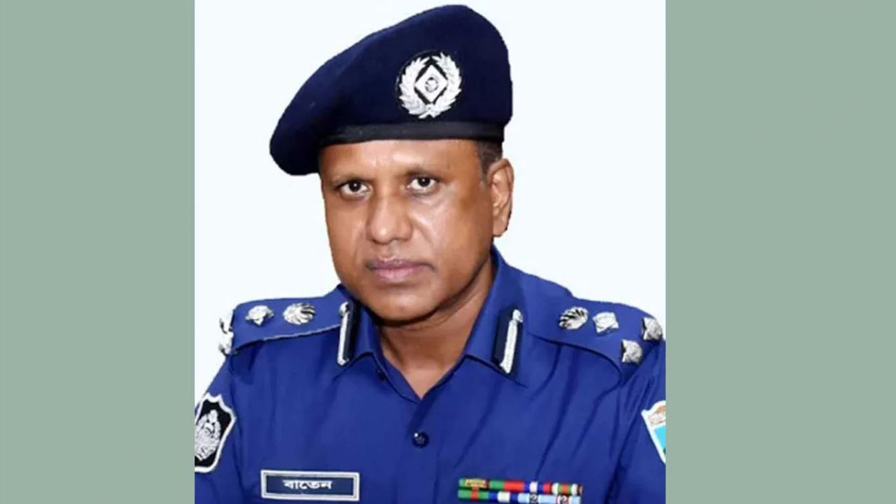 সাবেক ডিআইজি বাতেন ও তার স্ত্রীর বি*রুদ্ধে দু র্নী তি র দুই মা ম লা