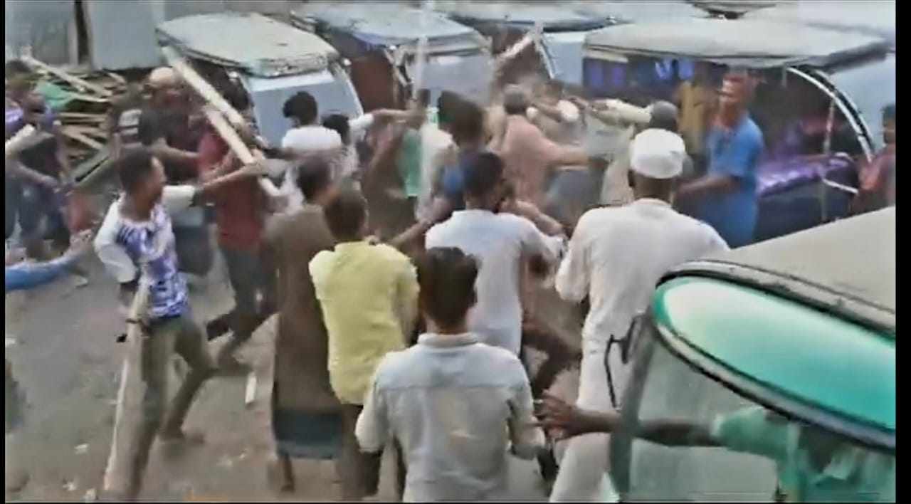 লাখাইয়ে তুচ্ছ ঘটনাকে কেন্দ্র করে সং*ঘর্ষে আ*হত ১৫