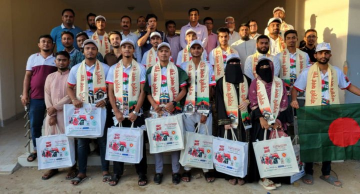 কুলাউড়ায় আ*হত যো দ্ধা রা পেলেন জুলাই শহীদ স্মৃতি ফাউন্ডেশনের উপহার