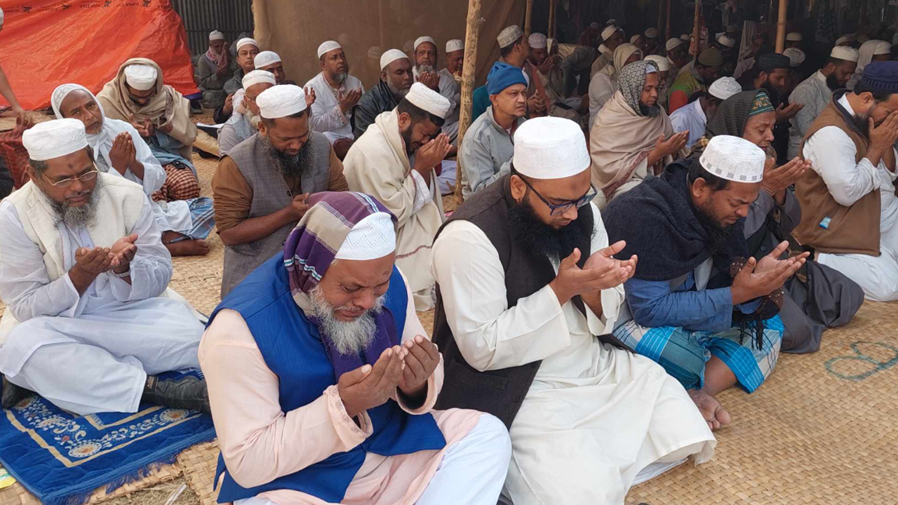 বিশ্ব ইজতেমার প্রথম পর্বের আখেরি মোনাজাত শুরু