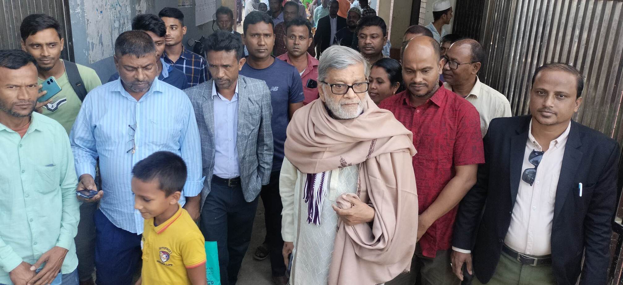 শান্তিগঞ্জে এম এ মান্নান মেধাবৃত্তি পরীক্ষার কেন্দ্র পরিদর্শন করলেন পরিকল্পনামন্ত্রী