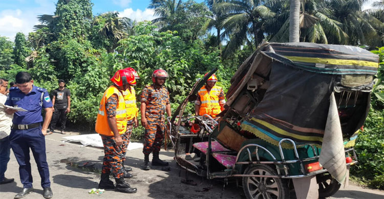 খুলনায় ট্রাকের ধাক্কায় ইজিবাইকের ২ যাত্রী নি হ ত