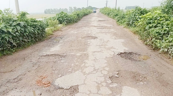 আজমিরীগঞ্জ-বানিয়াচং বেহাল সড়কে জনদুর্ভোগ