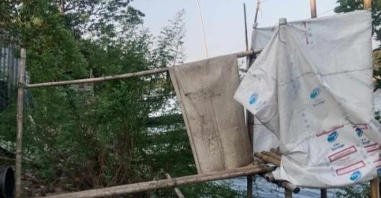 তাহিরপুরে এখনো ব্যাবহার হচ্ছে ঝুলন্ত ল্যাট্রিন, স্বাস্থ্য ঝুকি